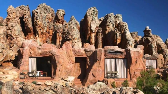 Tip pre cestovateľov, ktorých nelákajú preplnené rezorty: 12 najkrajších hotelov v jaskyni