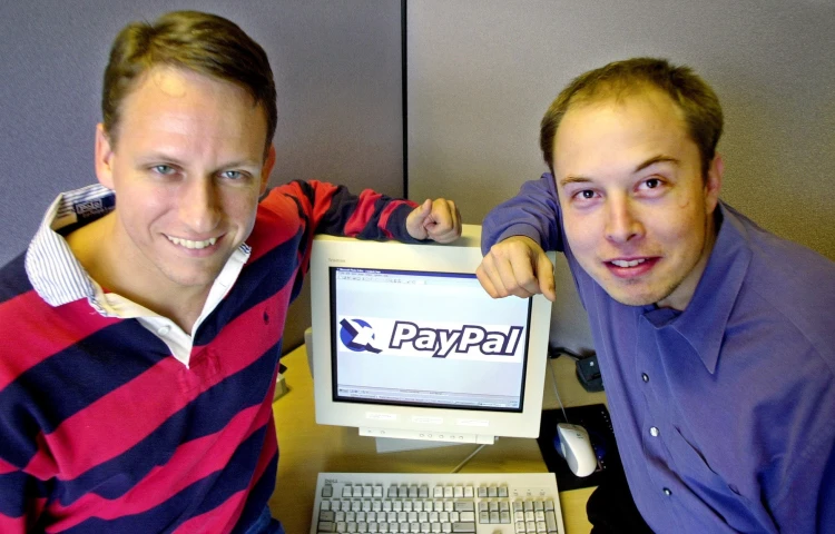 Lietajúce auto, politické kontroverzie a PayPal mafia. Kto je Peter Thiel?