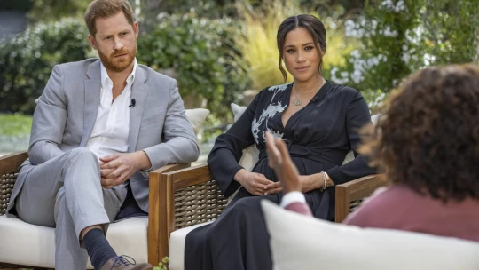 Spomienky sa môžu líšiť. Aj päť rokov po pamätnom odkaze od kráľovnej sa Harry s Meghan hľadajú