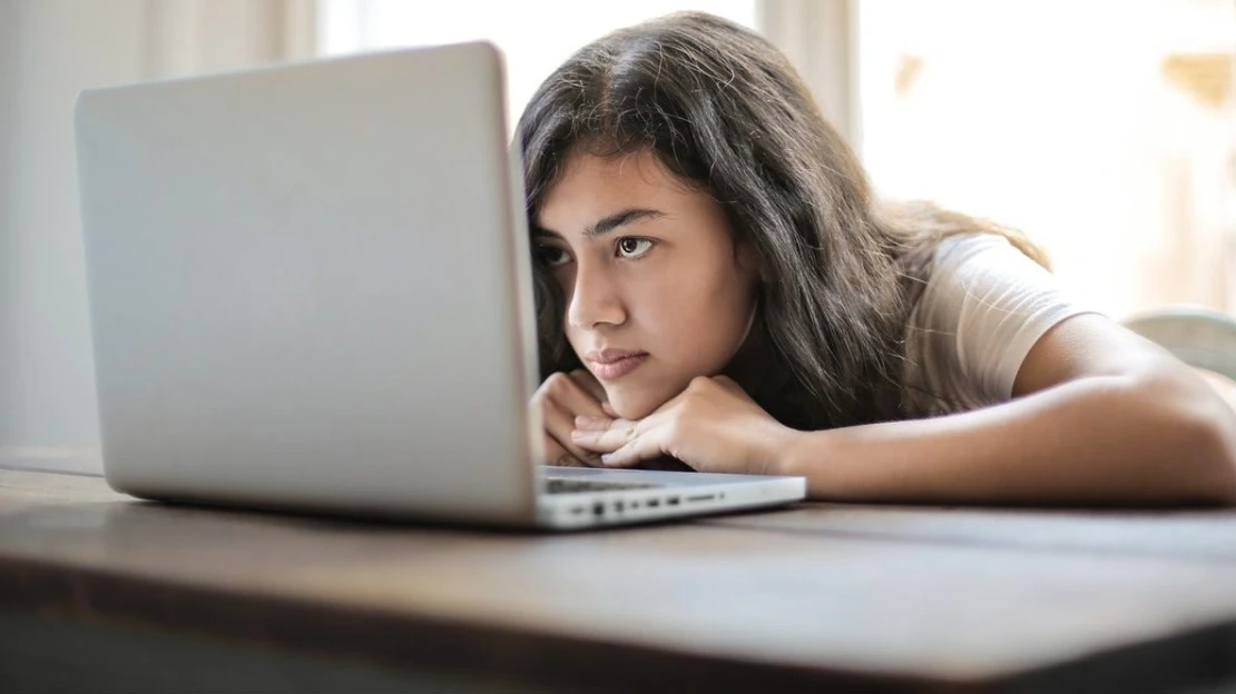 Neviete sa sústrediť? Vyčistite si hlavu. Tu sú 3 spôsoby, ktoré vám v tom pomôžu