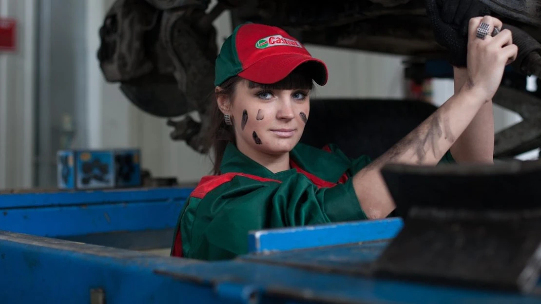 Mzdy rástli, zamestnanosť klesla. V 4. štvrťroku 2020 ubudlo vyše 50-tisíc pracujúcich