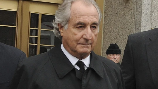 Zomrel najväčší podvodník v histórii USA Bernie Madoff. Spreneveril asi 65 mld. dolárov