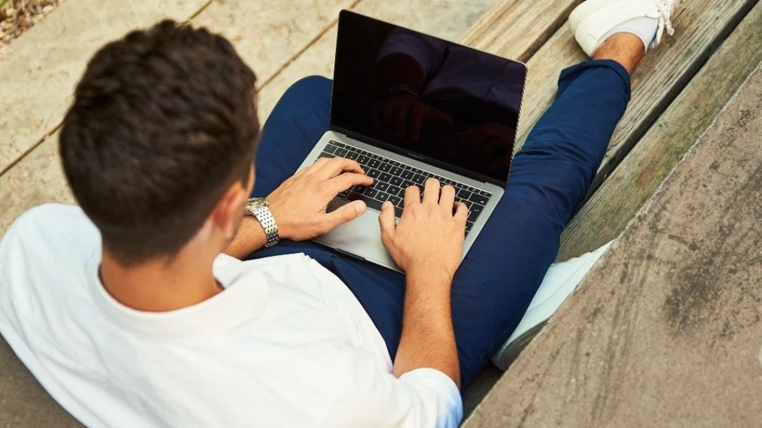 Hľadáte si prácu, no nedarí sa vám? Tu je 8 tipov, ktoré vám môžu pootvoriť dvere