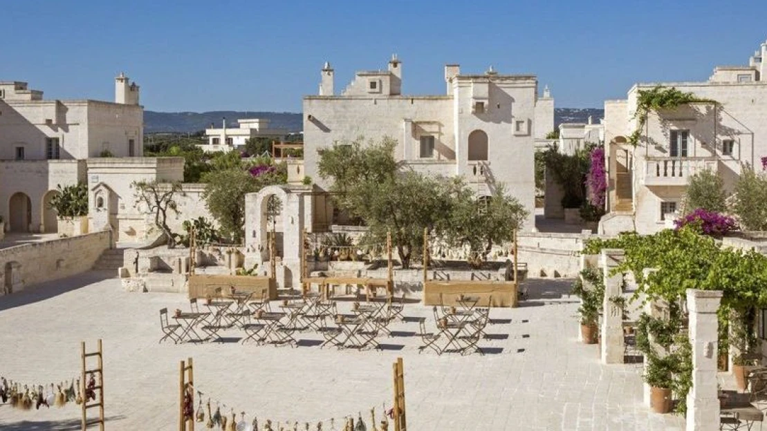 Túžite po dovolenke ako z filmu? Tipy na luxusné rezorty inšpirované Bondom aj Matrixom