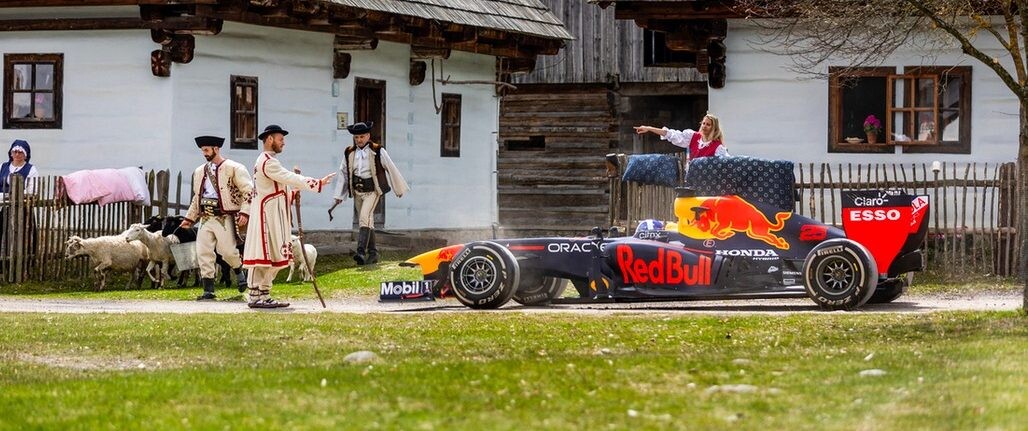 Formula 1 (aj) pod Tatrami. Unikátne video točil mladý režisér z Forbes 30 pod 30
