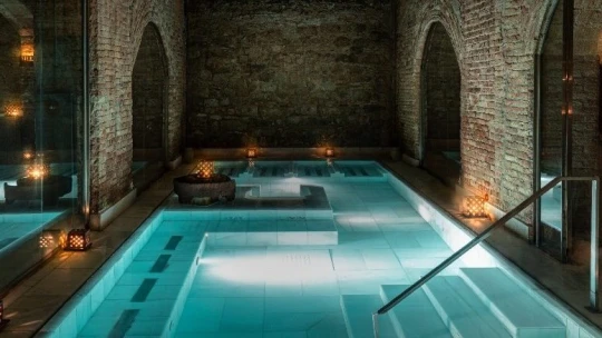 Netradičná relaxácia: Nové kúpele v Londýne vás prenesú do Krajiny-Nekrajiny