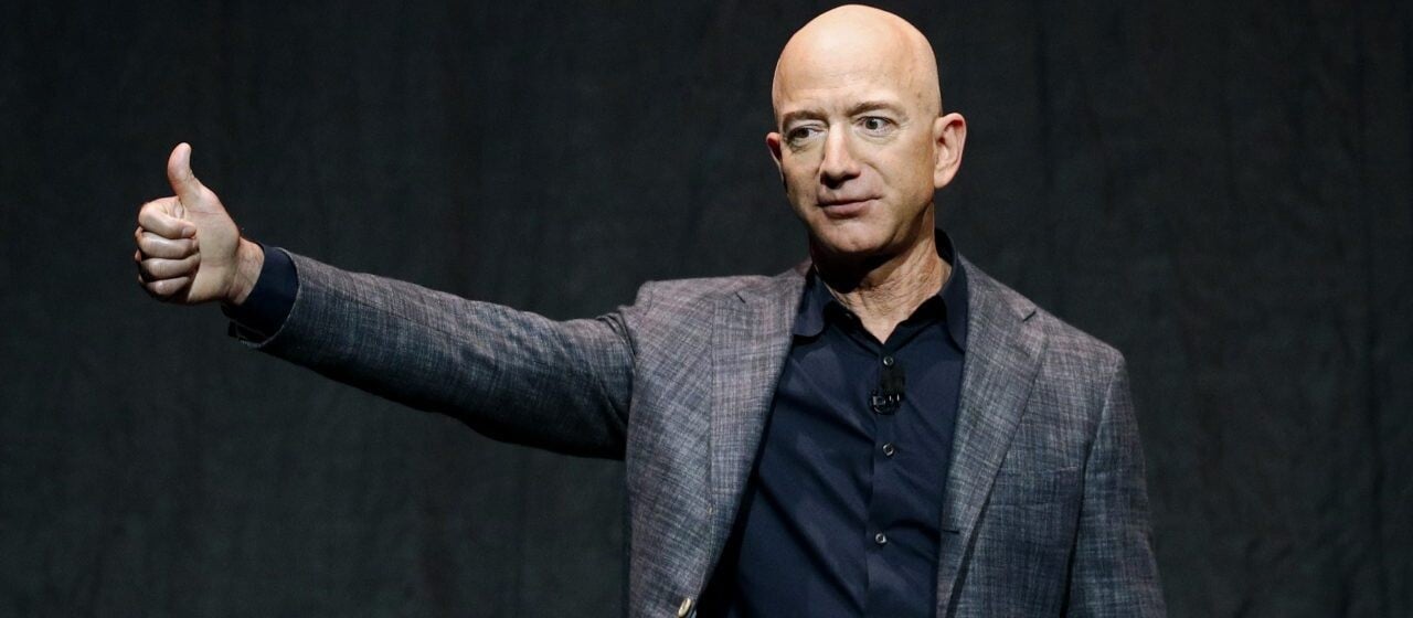 Jeff Bezos daruje takmer 100 miliónov dolárov na pomoc rodinám bez domova