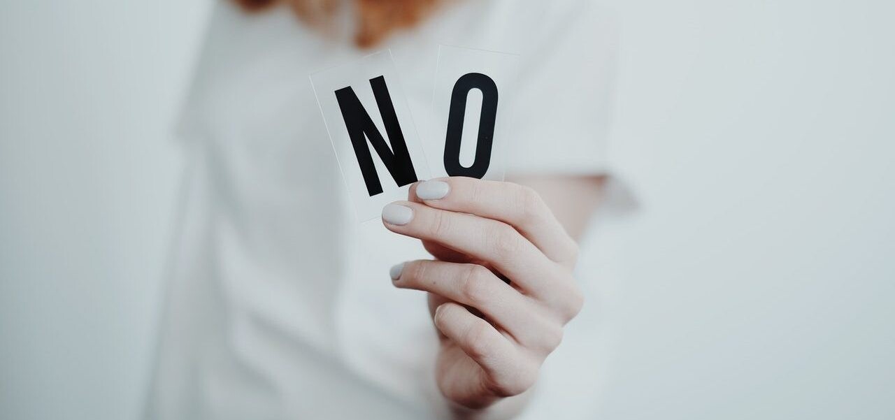 Prečo často hovoríme „áno“, hoci chceme povedať „nie“? Naučte sa odmietať elegantne