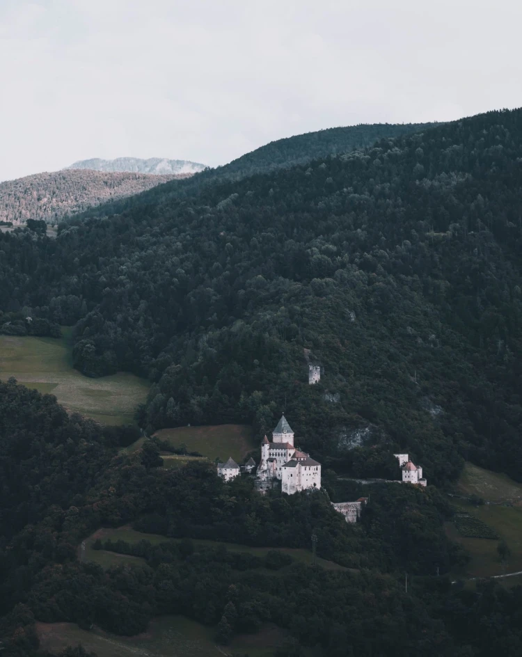 hrad Trostburg-juzne tirolsko-taliansko