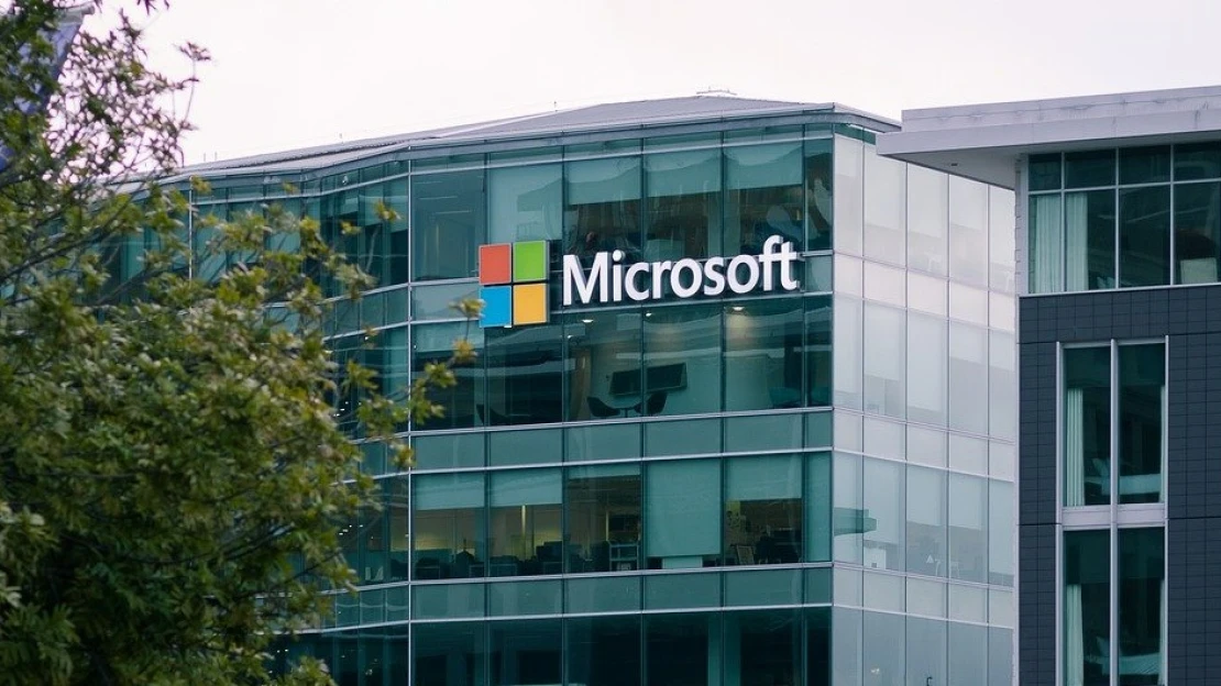 Windows 11 na trhu skôr ako sa očakávalo? Tweet Microsoftu vyvolal diskusie