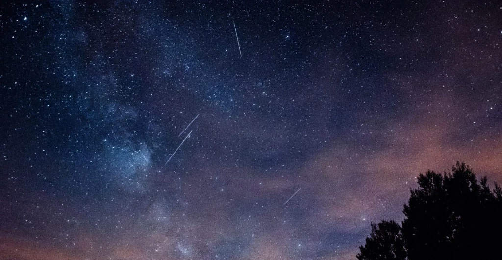 Meteorická sprcha dnes večer vrcholí. Čo treba urobiť, aby ste uvideli veľa Perzeíd?