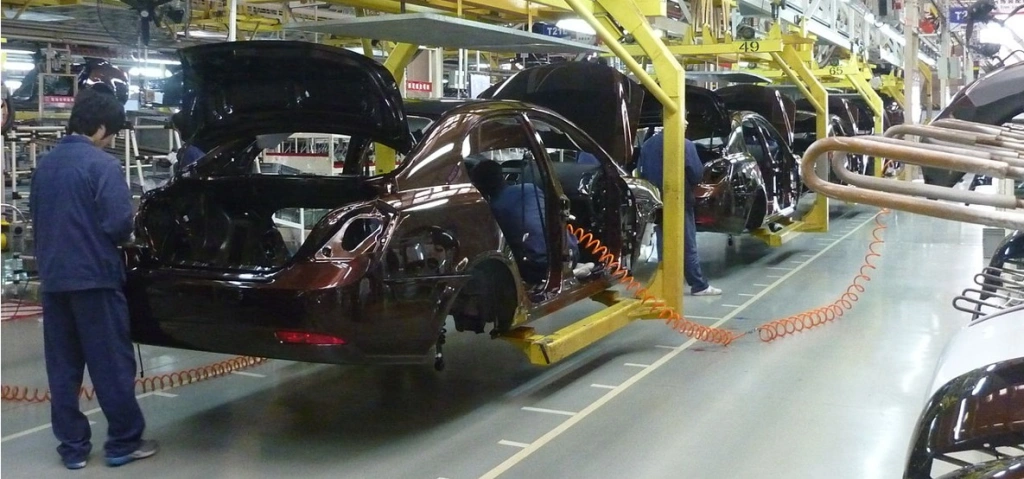Invázia zasiahla aj automobilový priemysel. Výpadky hlásia Volkswagen i Škoda