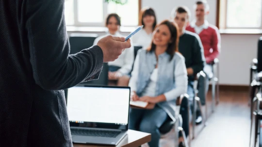 Ako sa začne nový akademický rok? Hlavný hygienik vydal usmernenie pre vysoké školy a univerzity