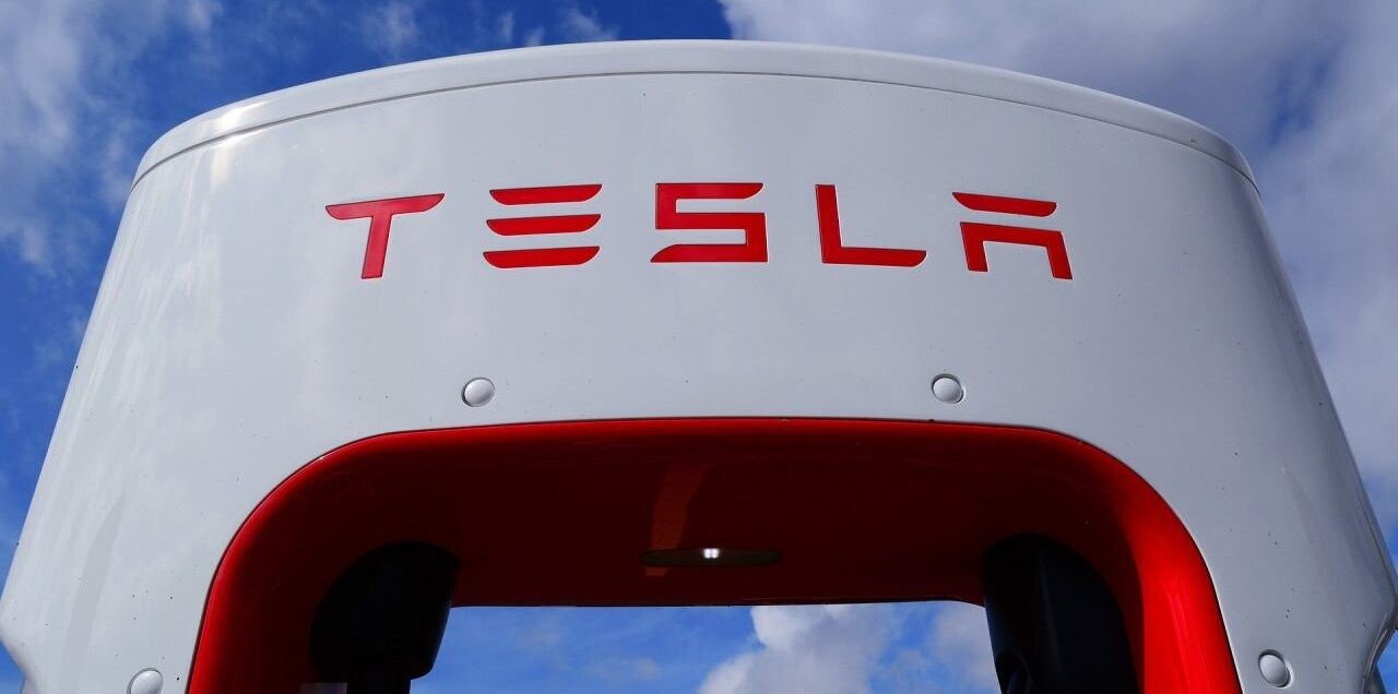 Tesla sa rozrastá mimo USA. Spoločnosť sa blíži k dohode o továrni v Indonézii