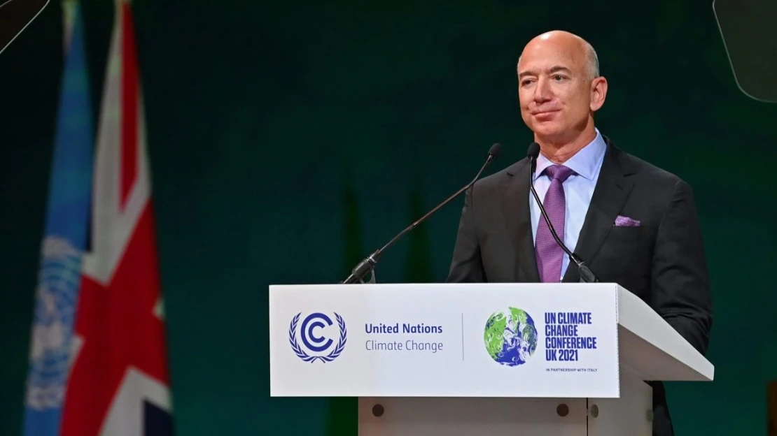 Gates volá po zelenej priemyselnej revolúcii. Bezos na ňu sľúbil na COP26 dve miliardy USD