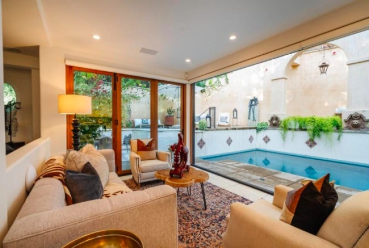 Chcete bývať ako Señorita? Speváčka Camila Cabello predáva svoj dom v Hollywood Hills_1