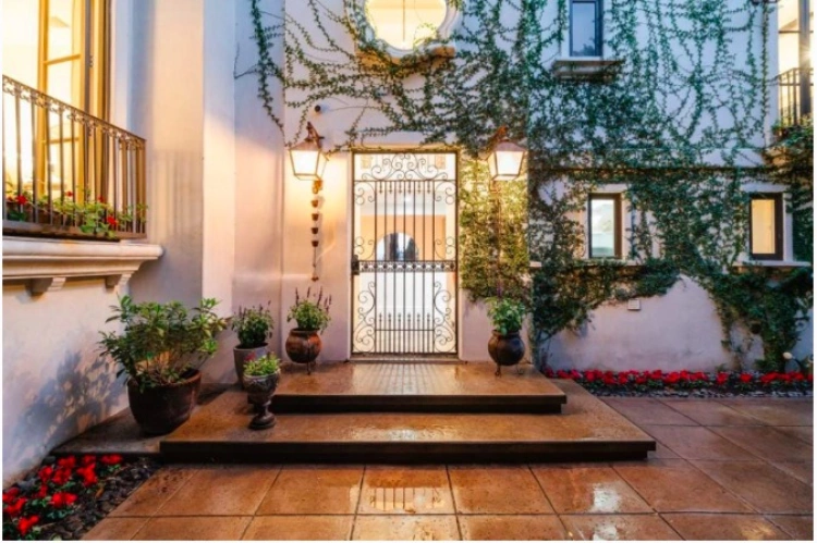 Chcete bývať ako Señorita? Speváčka Camila Cabello predáva svoj dom v Hollywood Hills_4