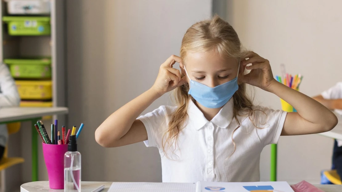 Školy čakajú od pondelka zmeny: Krúžky len dištančne, zimné prázdniny budú dlhšie