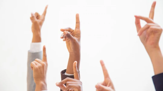 Aj „hlúpe“ otázky vám môžu zlepšiť reputáciu. Ak ich budete klásť šikovne