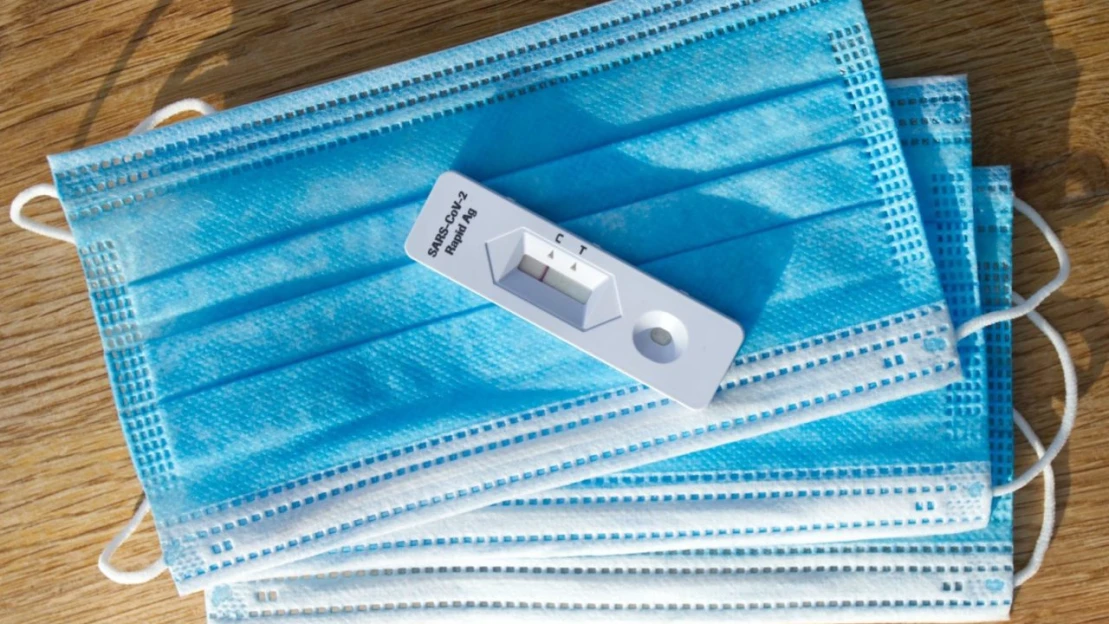 Povinné testovanie zamestnancov vo firmách sa predĺži do konca januára