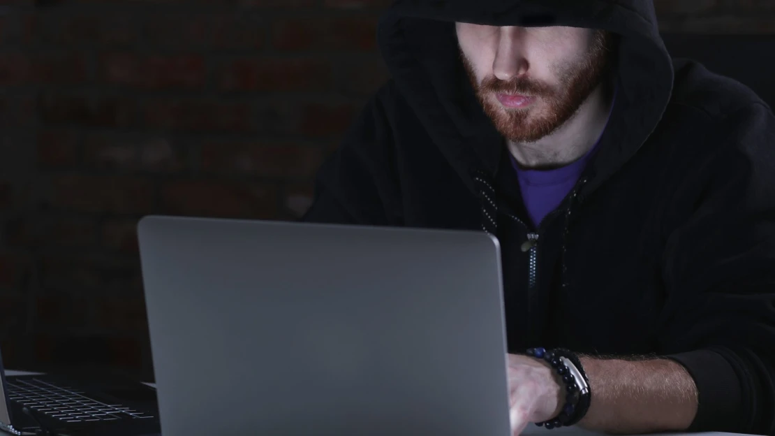 Kyberzločinci si našli nový spôsob útokov. Zneužívajú už aj gify a zdieľané dokumenty v e-mailoch