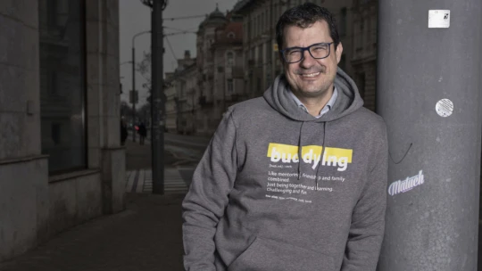 Investičný bankár založil neziskovku: Je nezdravé, keď sa všetko točí okolo peňazí