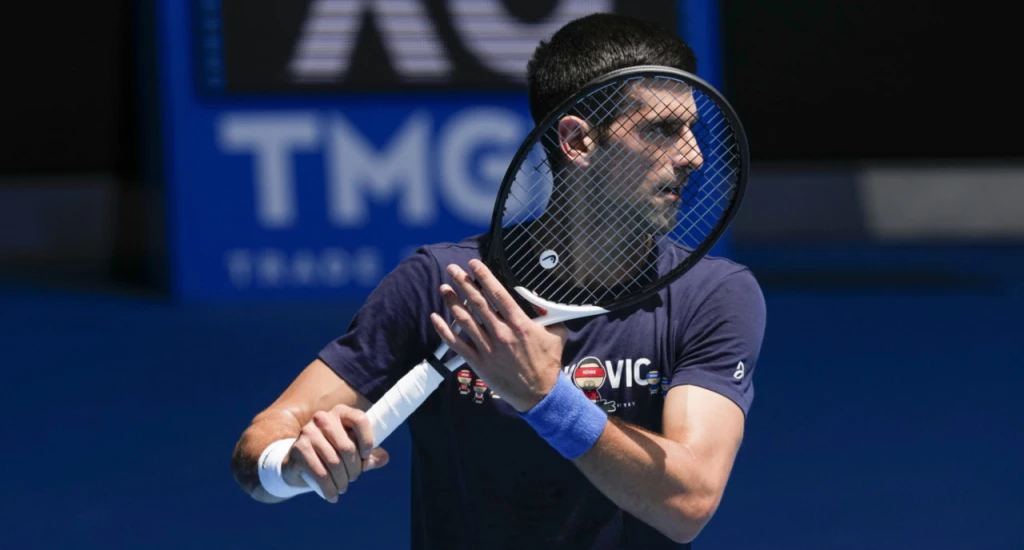 Djokovič neuspel na súde. Na Australian Open nemôže štartovať