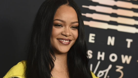 Rihanna otvorila prvý kamenný obchod. Investori do značky naliali ďalších 125 miliónov