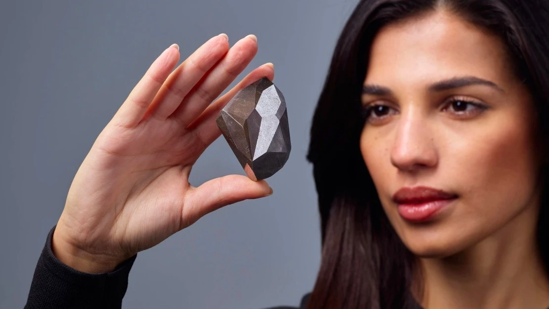 Najväčší brúsený diamant sveta je na predaj. Vydražiť ho môžete za kryptomenu