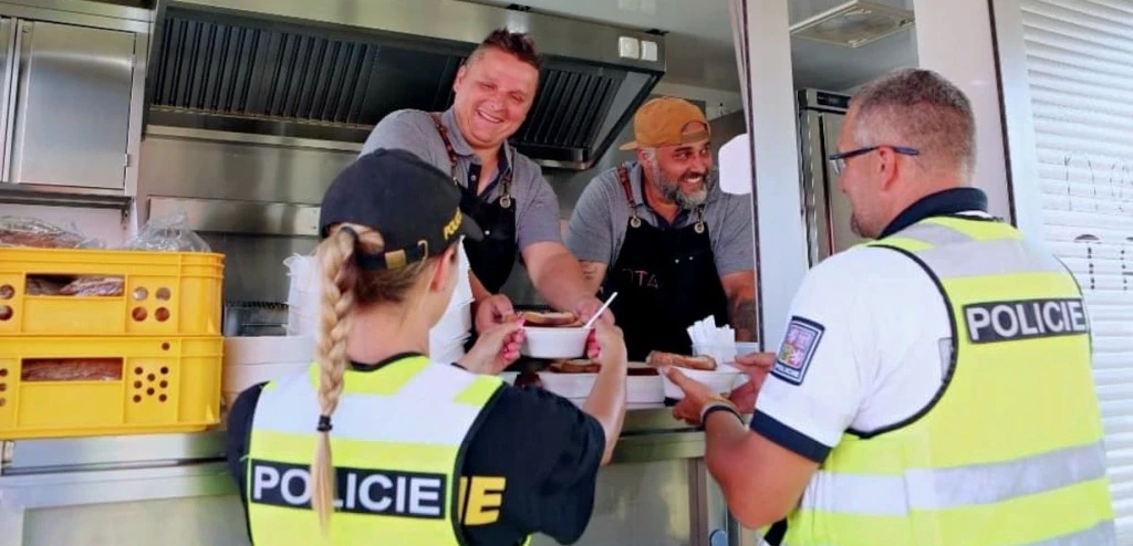 Streetfood nie sú len burgery. Reštaurácia na kolesách ponúka aj rafinovanejšie chute