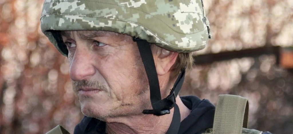 Sean Penn ako žurnalista. Na Ukrajine nakrúca o invázii, stretol sa aj s prezidentom