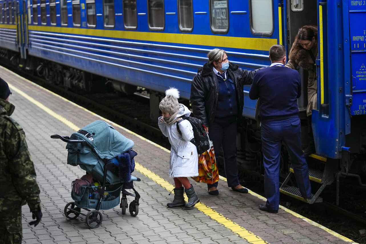 Vo vlakoch bude bezplatná preprava pre občanov Ukrajiny. VVS ponúka ubytovacie kapacity