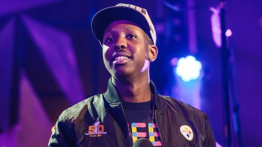 Pomáhal preraziť Edovi Sheeranovi aj Rite Ore. Zomrel producent Jamal Edwards