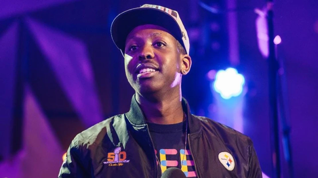 Pomáhal preraziť Edovi Sheeranovi aj Rite Ore. Zomrel producent Jamal Edwards