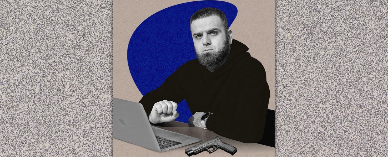 Najskôr bojoval proti Rusom online. Teraz bráni svoju krajinu v uliciach Kyjeva