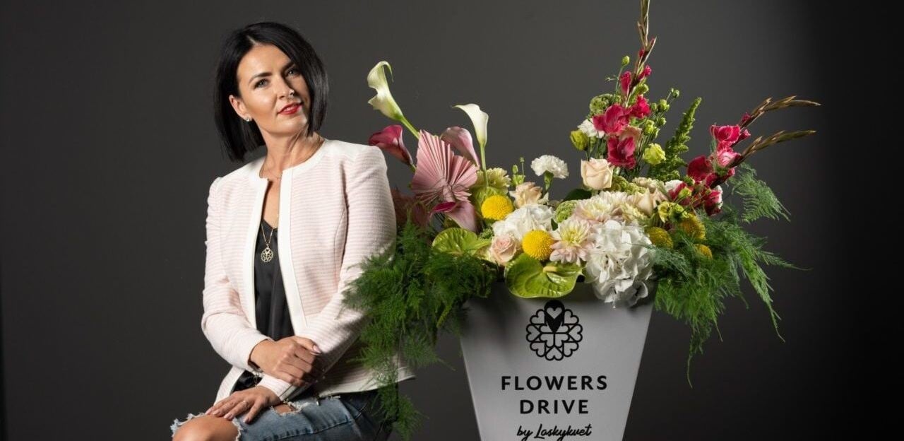 Podnikateľka z Ukrajiny chystá kvetinovú revolúciu. A utečencom pomáha prácou