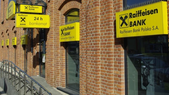 Raiffeisen Bank pozastavila predaj svojej ruskej divízie. Dôvodom je Trumpov ústretovejší prístup ku Kremľu