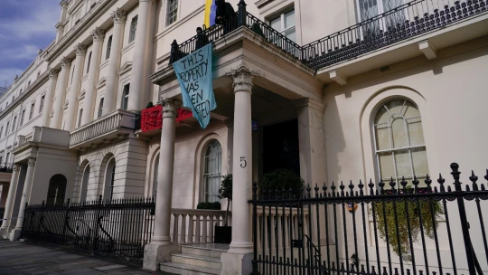 Oligarcha Deripaska má nových nájomníkov: Jeho dom v Londýne obsadili squatteri