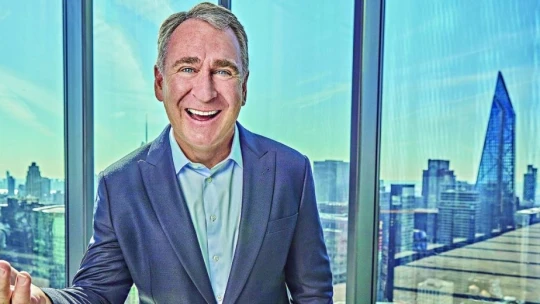 Očakáva krízu a vie, že na nej zarobí. Ako bohatne multimiliardár Ken Griffin?