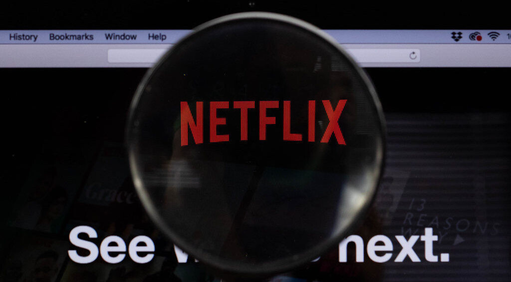 Netflix už zavádza lacnejšie predplatné s reklamou. Slovensko si naň ešte počká