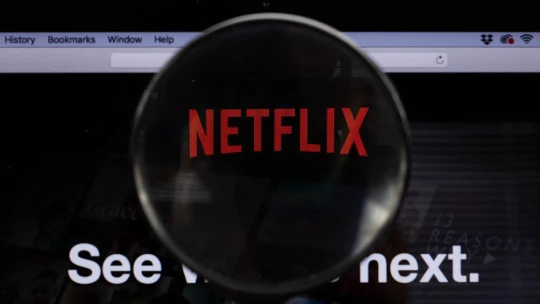 Netflix prvýkrát za 10 rokov stráca predplatiteľov. Akcie sa prepadli o 25 percent