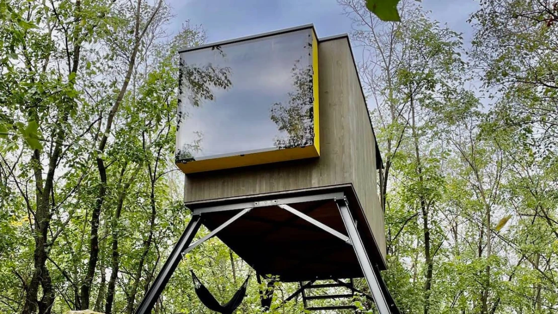 Hobití dom, posed vo vinici aj sýpka. Kde sa dá na Slovensku netradične ubytovať?