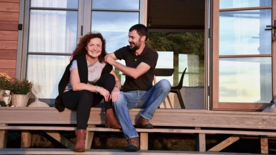 Vyrazte medzi včely. Manželia vybudovali v Orlických horách medový glamping