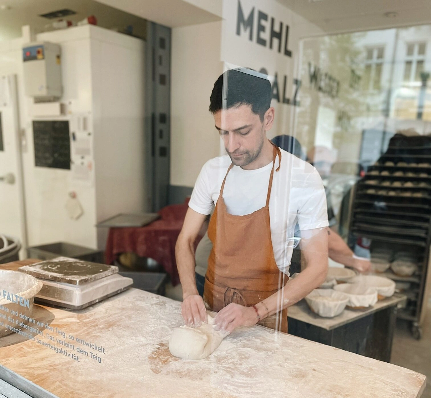 V Bratislave pečie ukrajinský chlieb a iné dobroty: Prvý kvások prepašoval z Talianska