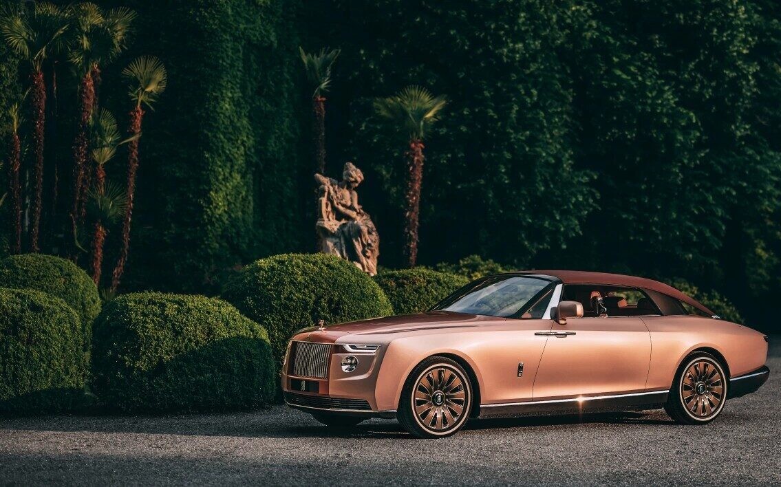 Ružové zlato a perly: Rolls Royce ukázal novinku za 20 miliónov eur