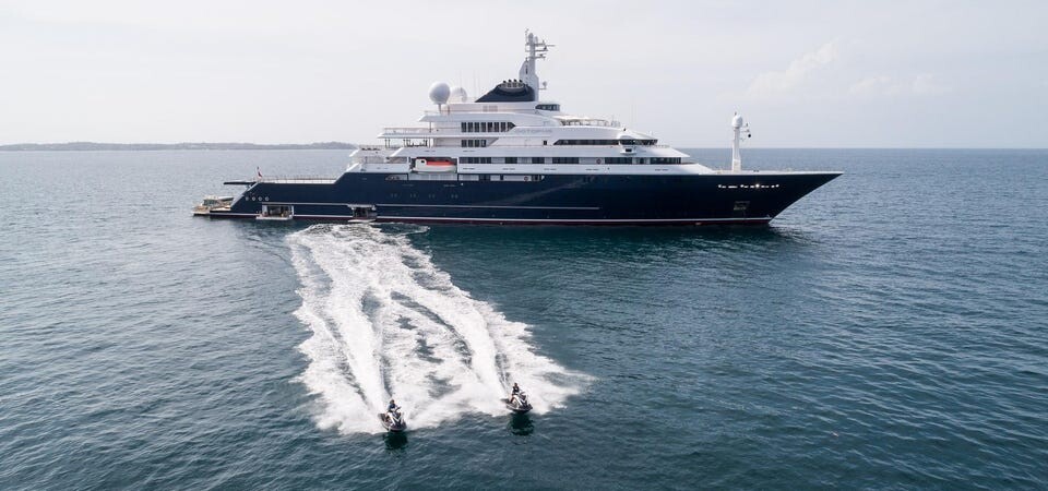 Luxusná a výkonná: Táto 126-metrová jachta zvládne aj polárnu výpravu