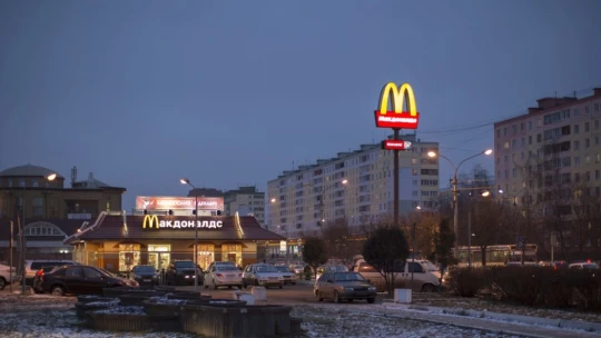 McDonald’s sa dohodol na predaji svojich ruských reštaurácií držiteľovi licencie