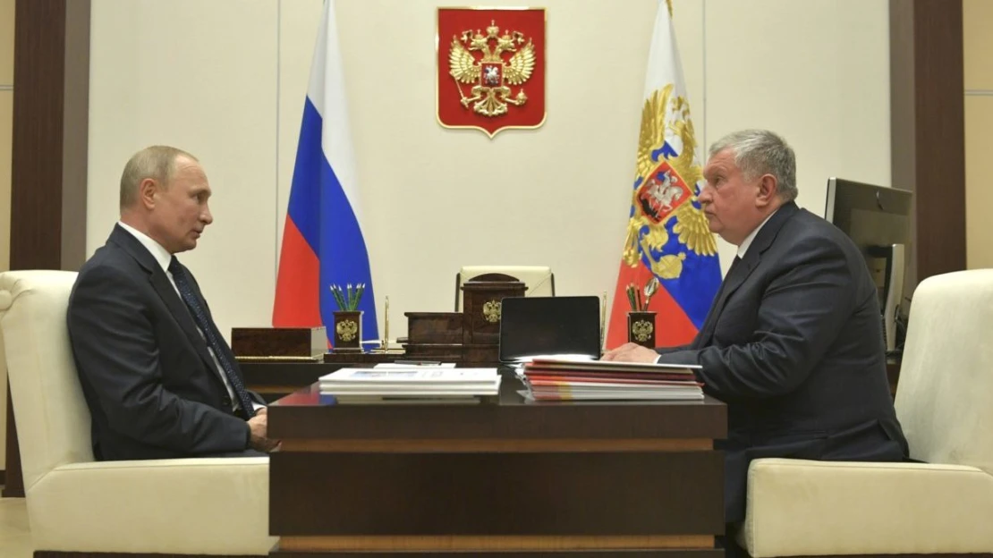 Ruské médiá ho nazývajú Darth Vader. Aký bohatý je Igor Sečin, pravá ruka Putina?