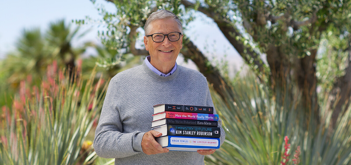 Letné čítanie podľa Bila Gatesa. Ktoré knihy sa dostali do jeho výberu?