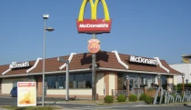 McDonald’s u nás buduje sieť prevádzok na hlavných ťahoch. Najnovšia už rastie v blízkosti D1